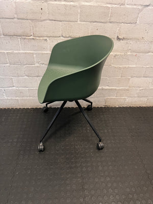 Modern Green Moulded Office Chair with Castors – side view