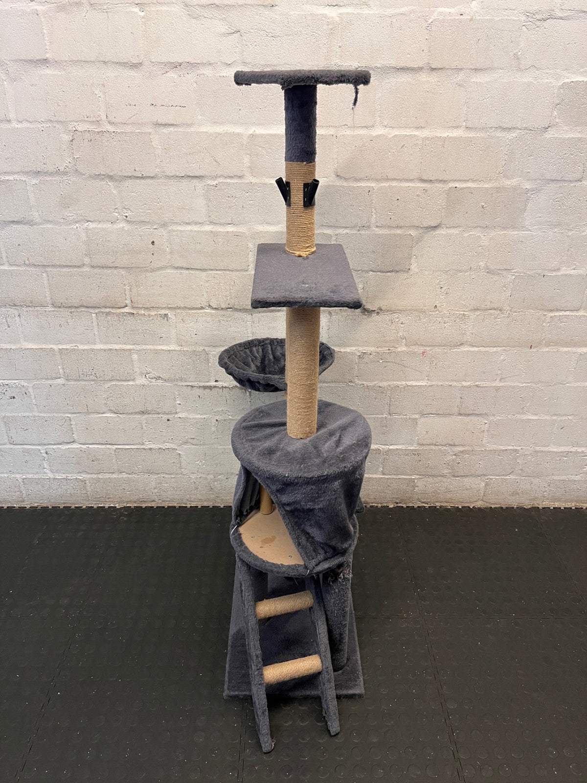 Multi-Level Plush Cat Tree with Sisal Scratching Posts – side view