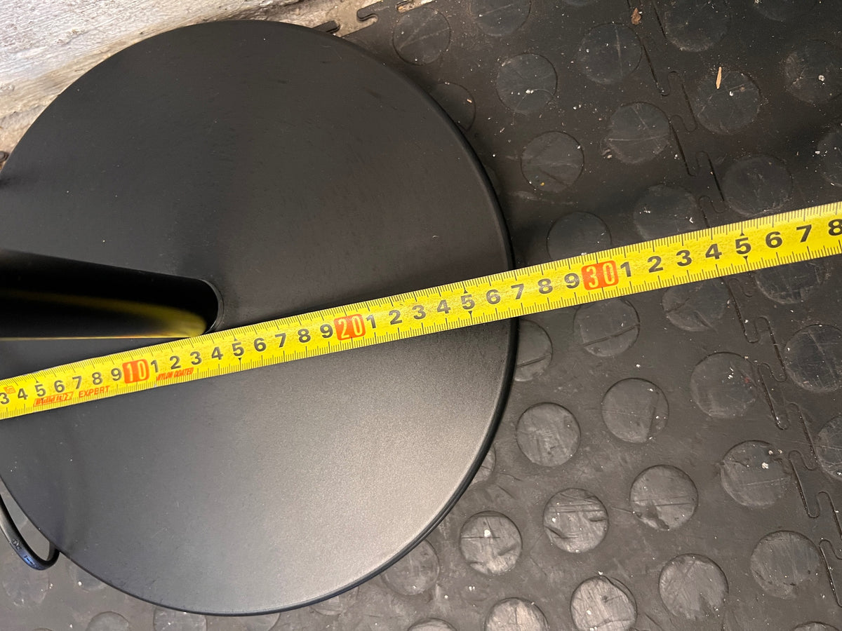 Adjustable Black Metal Floor Standing Lamp – width measurement