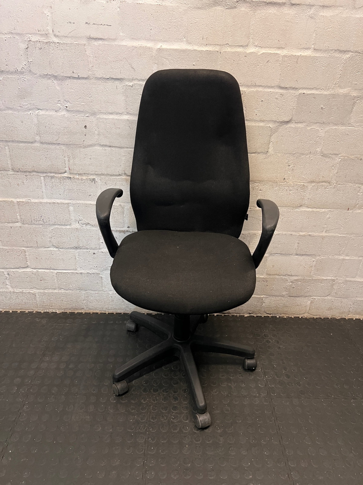 Black Fabric High-Back Office Swivel Chair – main front view