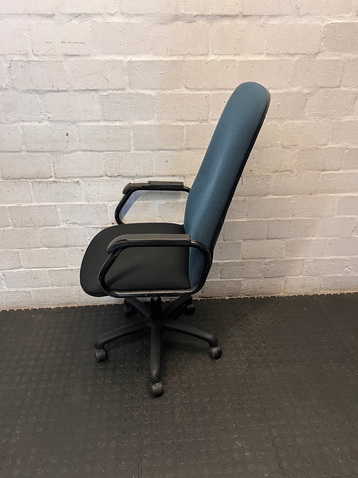 High-Back Fabric Swivel Office Chair in Blue and Black – side view