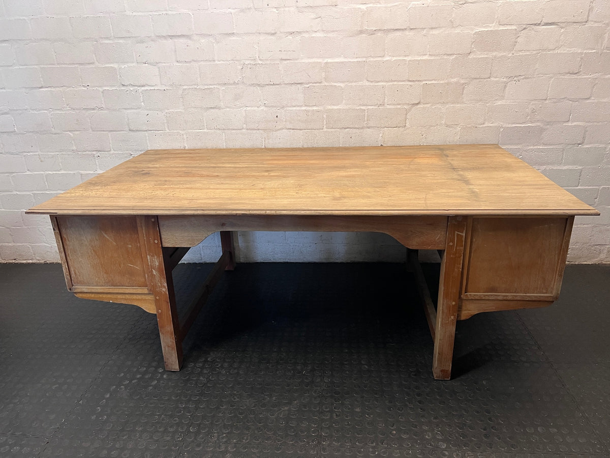 Large Timber Office Desk with Integrated Pigeon-Hole Shelves – condition detail