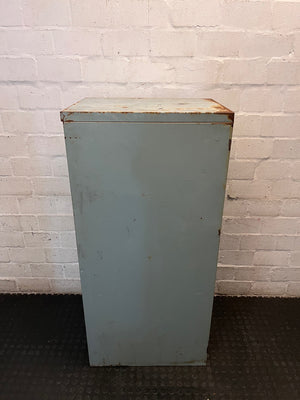 4-Drawer Metal Vertical Filing Cabinet – condition detail