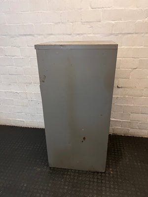 Grey 4-Drawer Metal Filing Cabinet – condition detail