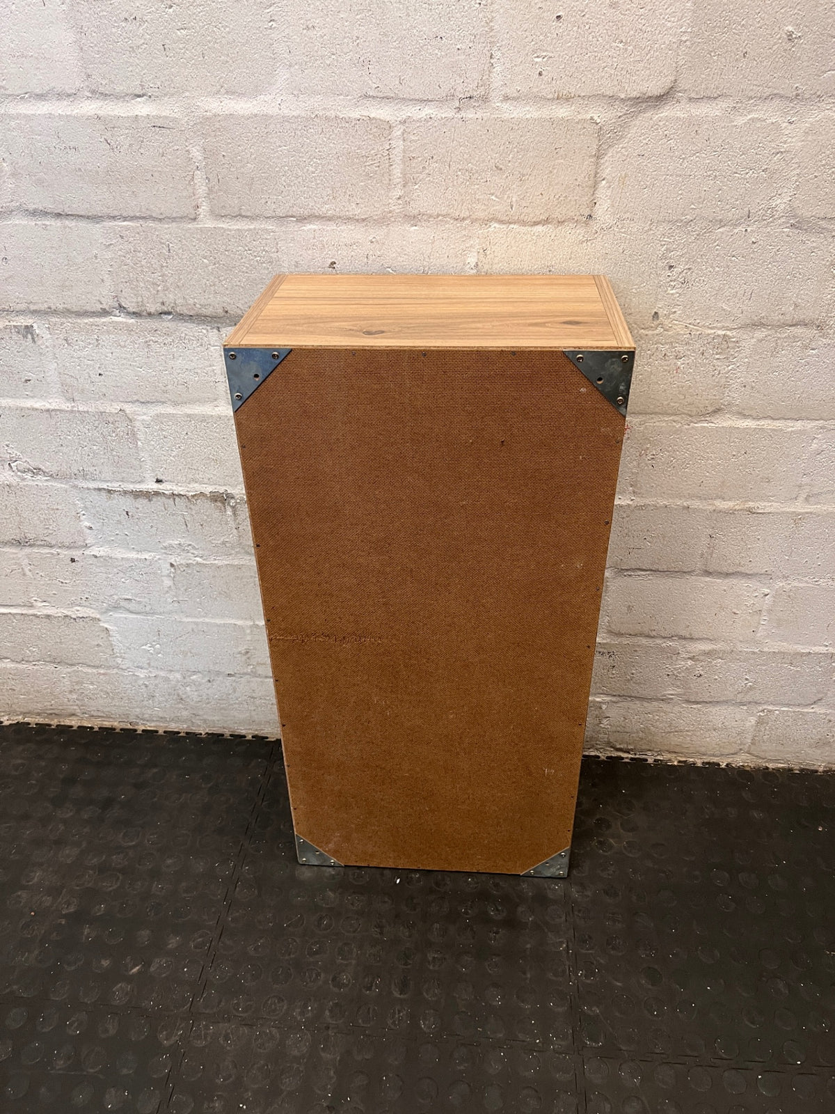 Wood Look Display Cabinet with Internal Racks – condition detail