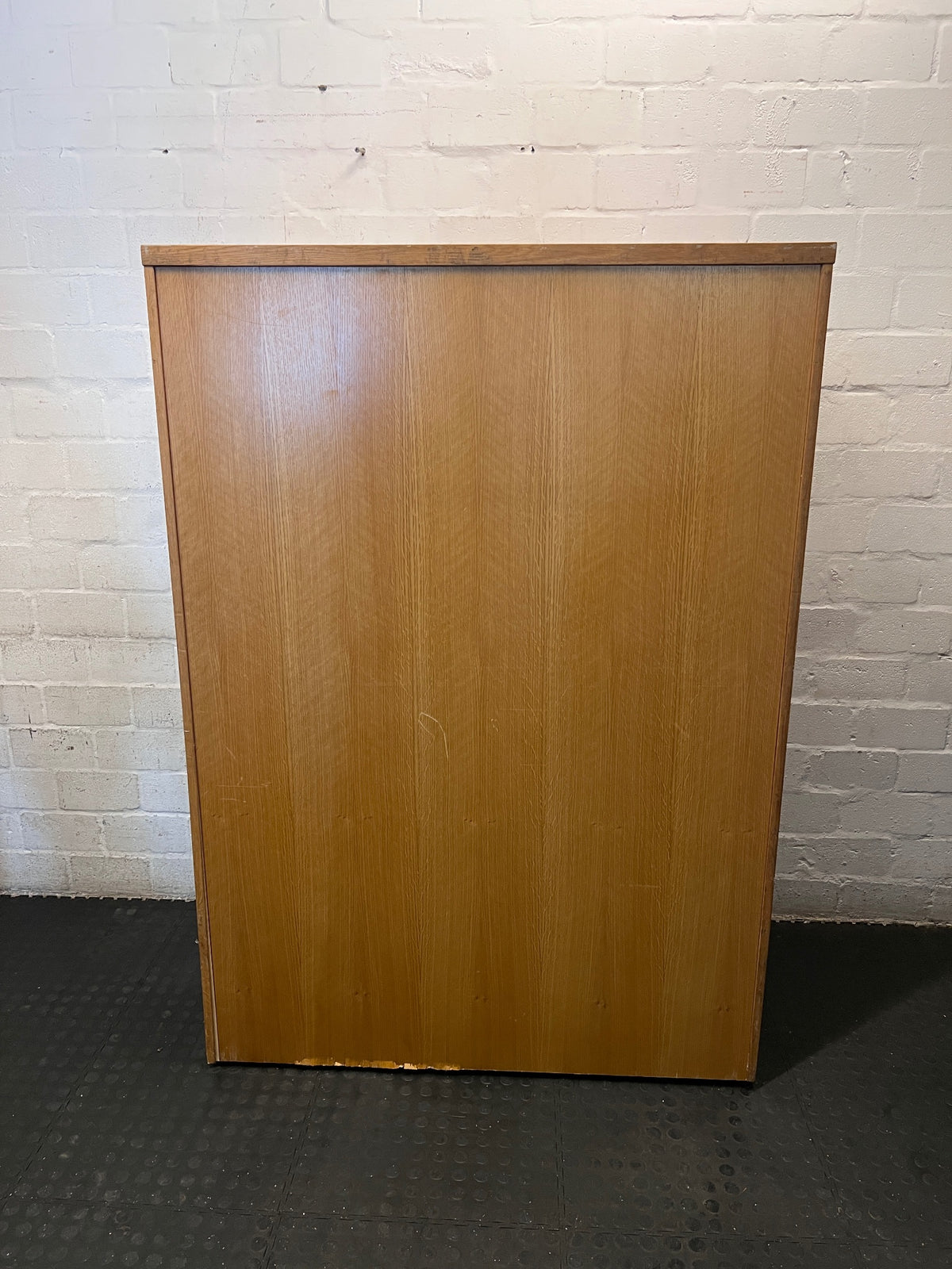 Honey Oak 6-Drawer Chest with Lock – condition detail