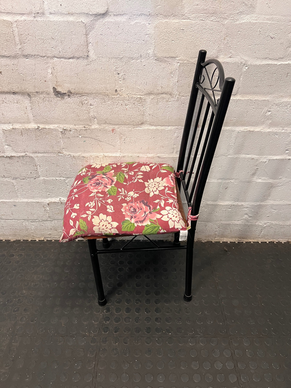 Black Metal Dining Chair with Floral Seat Cushion – condition detail