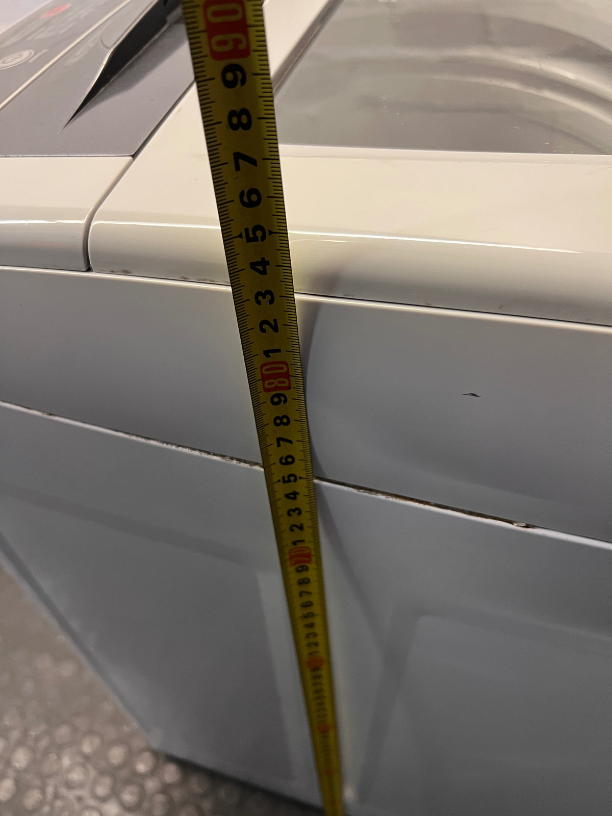 White Top-Loader Washing Machine with Digital Display – height measurement