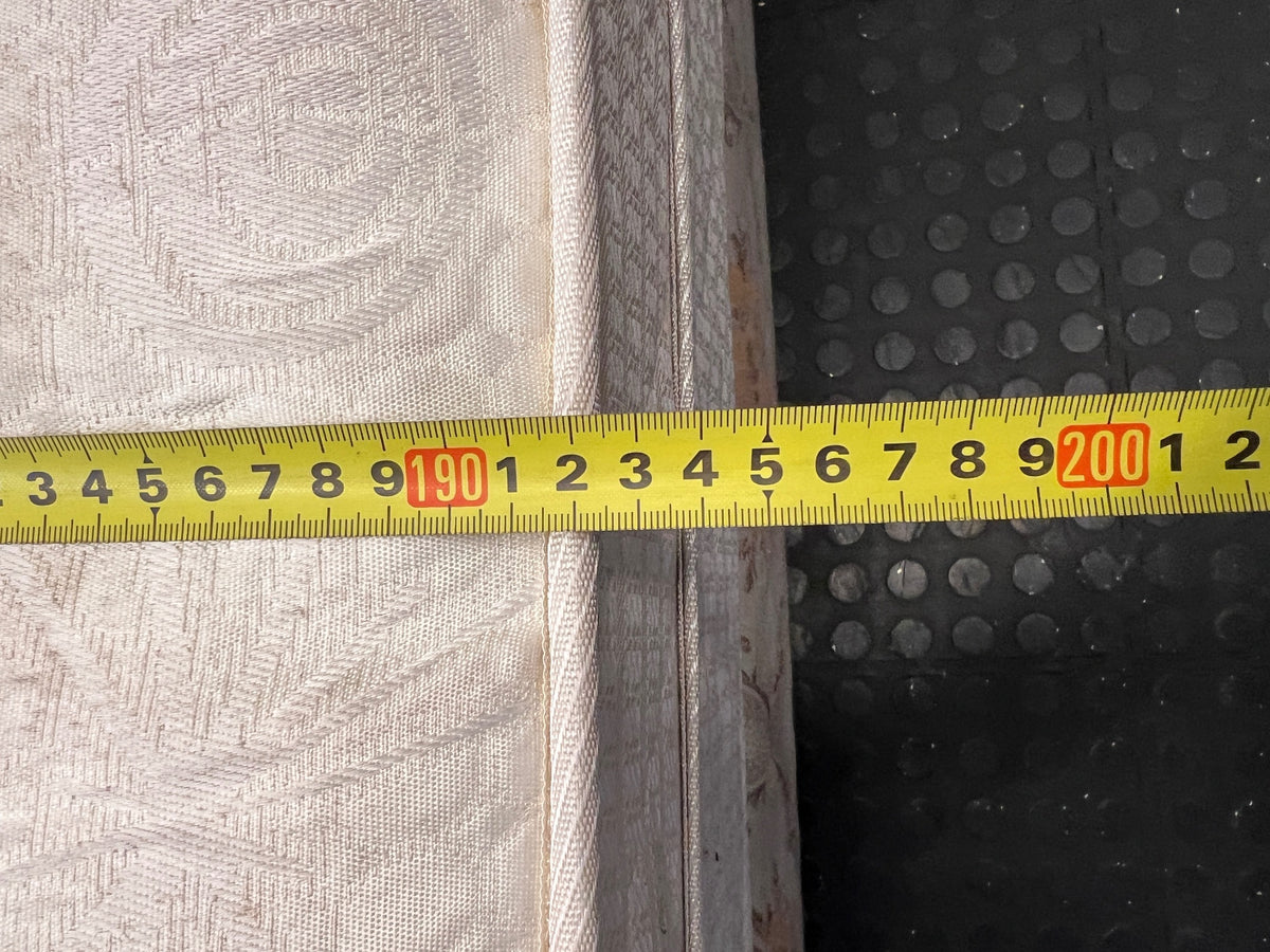 Double Base Set with Patterned Base – depth measurement