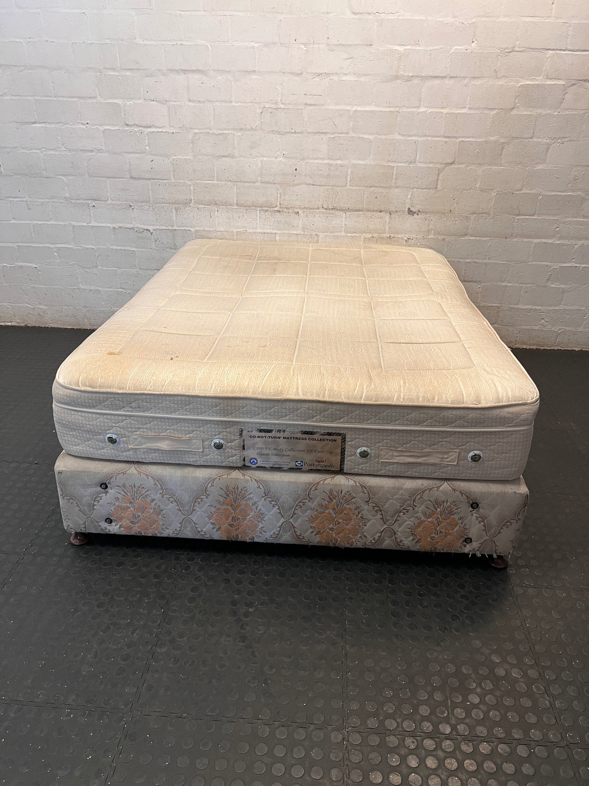Double Base Set with Patterned Base – main front view