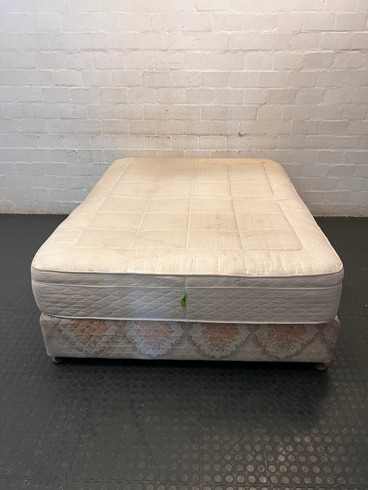 Double Base Set with Patterned Base – top view