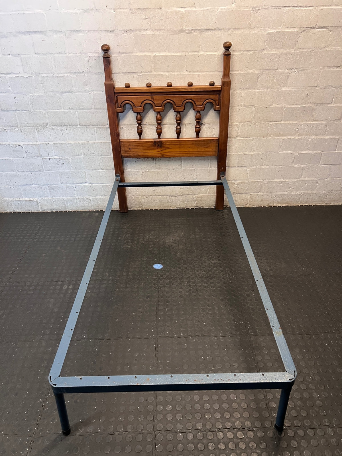 Vintage-Style Single Bed Frame with Ornate Headboard – main front view