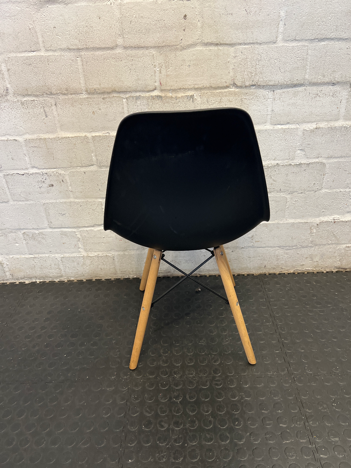 Sleek Black Mid-Century Modern Dining Chairs with Wooden Legs - 2ndhandwarehouse.com