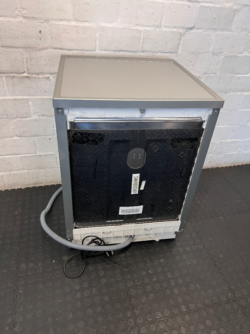 Whirlpool 13-Place Dishwasher in Silver Stainless Steel - 2ndhandwarehouse.com
