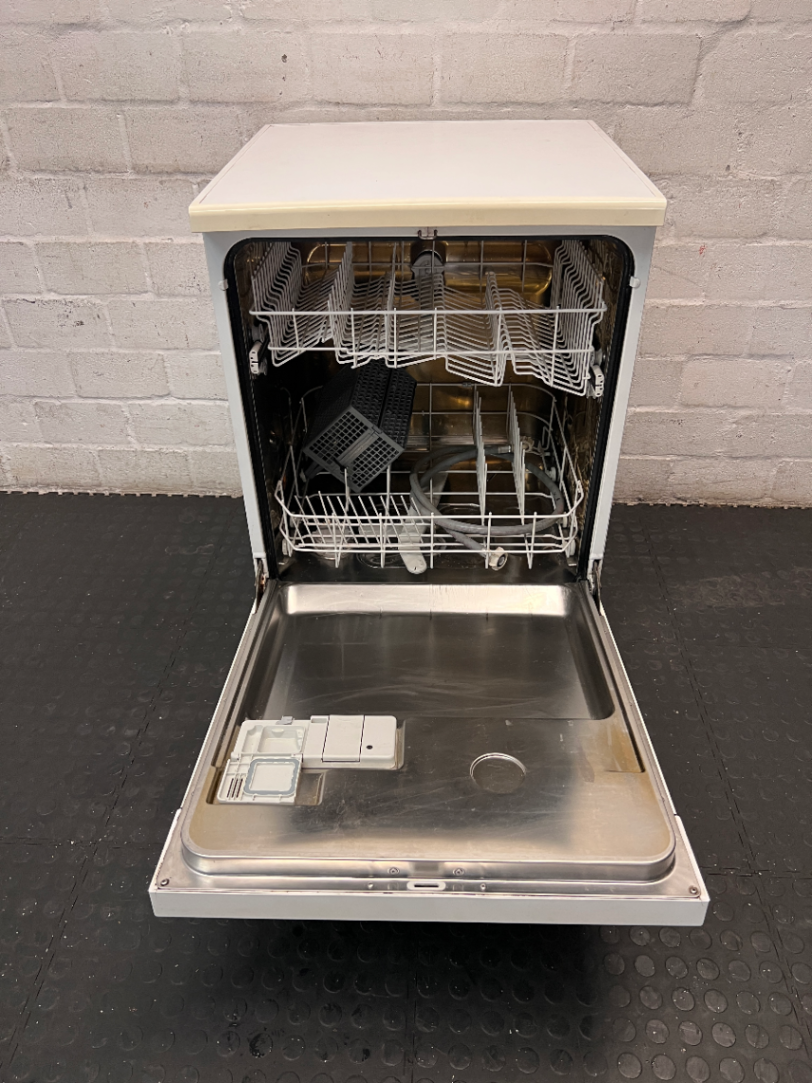 White AEG Oko_Favorit Dishwasher - 2ndhandwarehouse.com