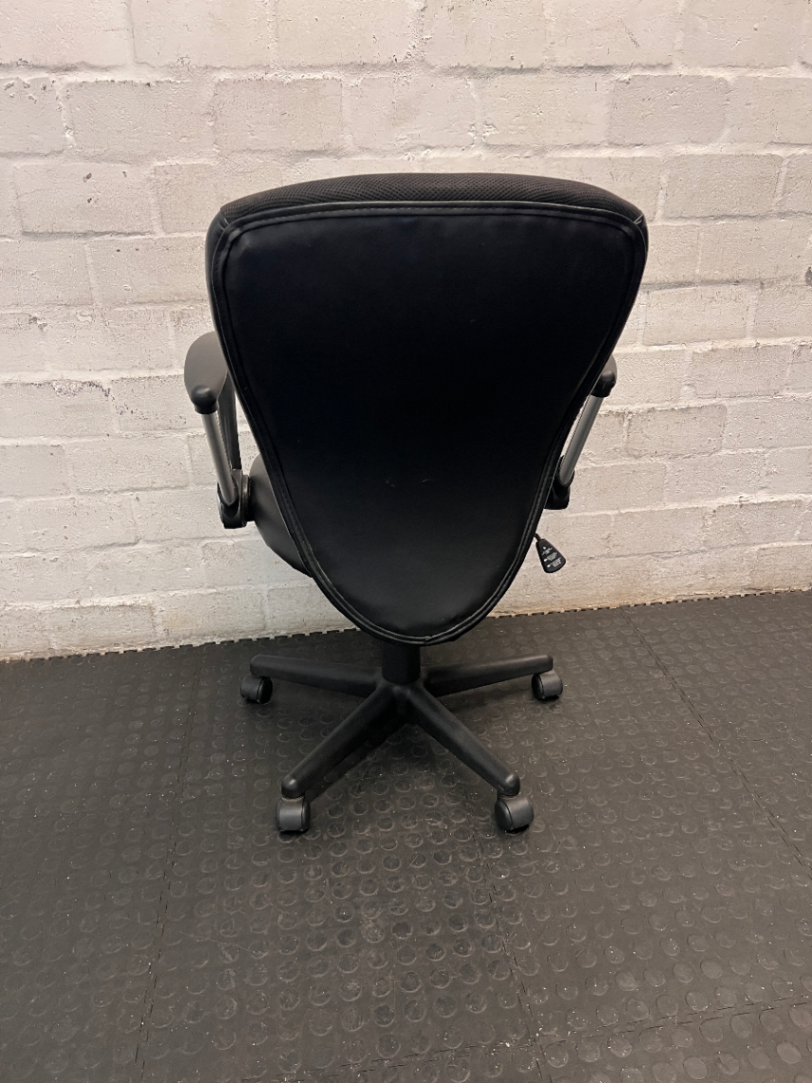 Ergonomic Two-Tone Office Chair with Armrests - 2ndhandwarehouse.com