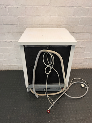 Indesit White Freestanding Dishwasher — Good Working Order - 2ndhandwarehouse.com