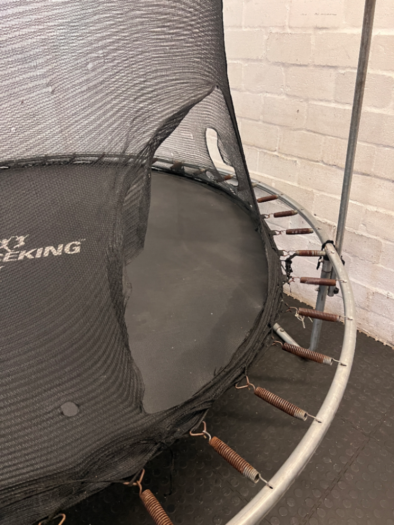 Bounce King 2m Round Trampoline with Safety Net — Safety Net Totally Damaged - 2ndhandwarehouse.com