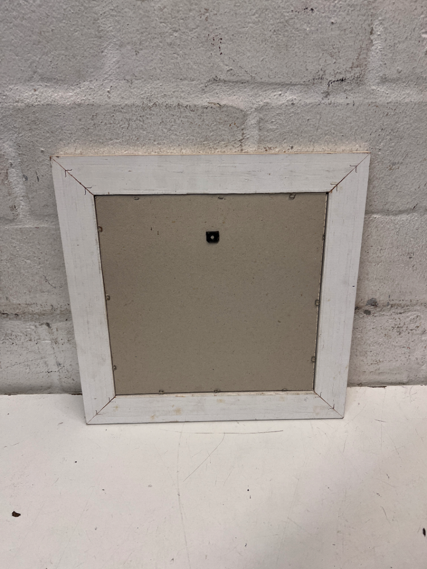 Rustic Whitewashed Square Flower Picture Frame — Good Working Order - 2ndhandwarehouse.com