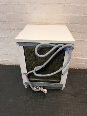 White Bosch Freestanding Dishwasher — Working Order with Damaged Rope - 2ndhandwarehouse.com