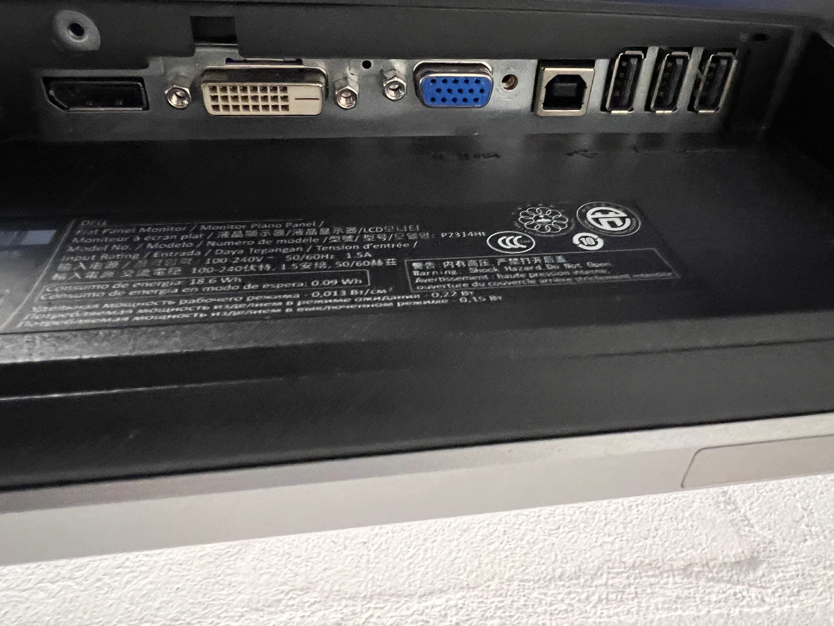 Dell Computer Monitor with Adjustable Stand — Good Working Order