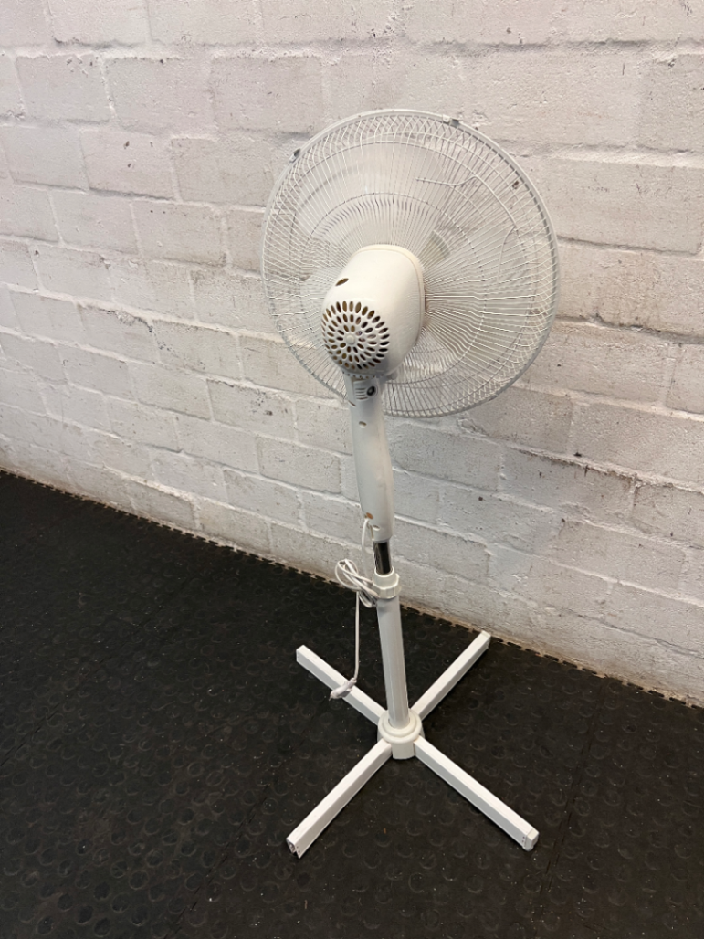 Logik White Standing Pedestal Fan — Working with Signs of Use - 2ndhandwarehouse.com