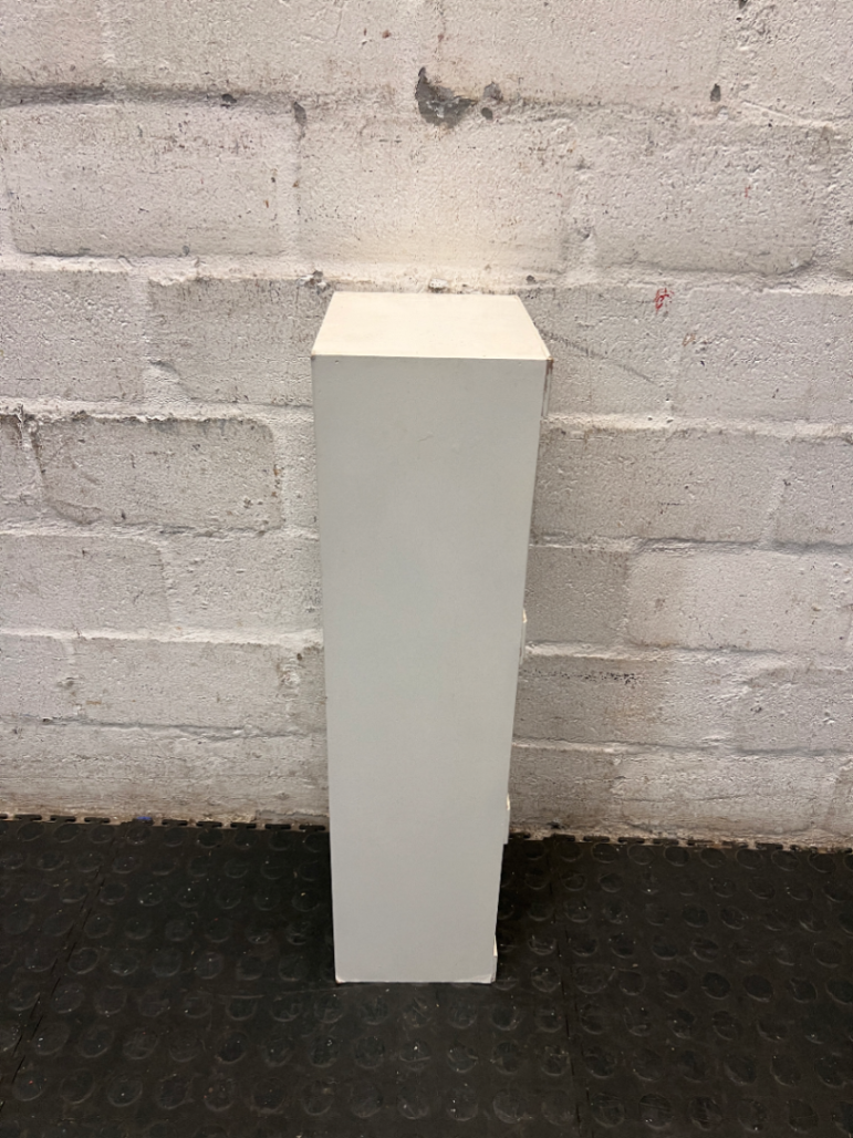Slim Wooden 4-Tier Shelf with Heart Detail