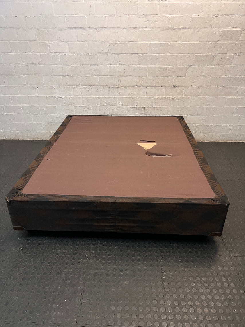Queen Patterned Upholstered Bed Base