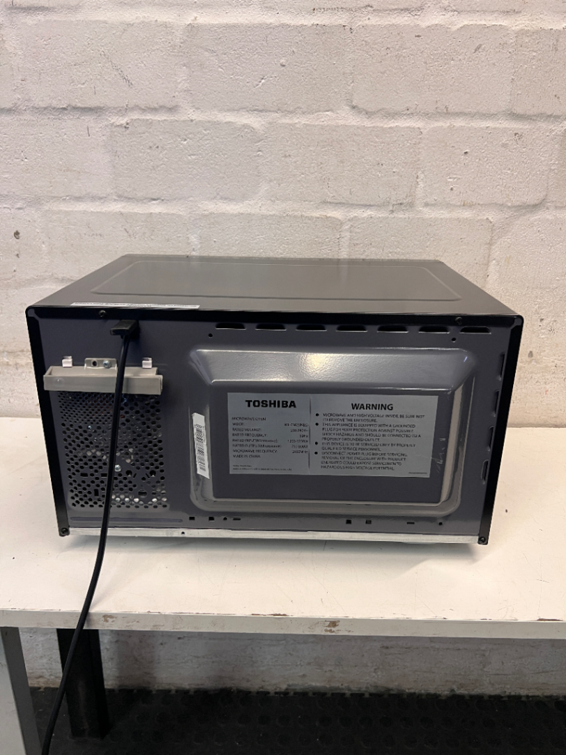Toshiba Countertop Microwave in Black — Good Working Order