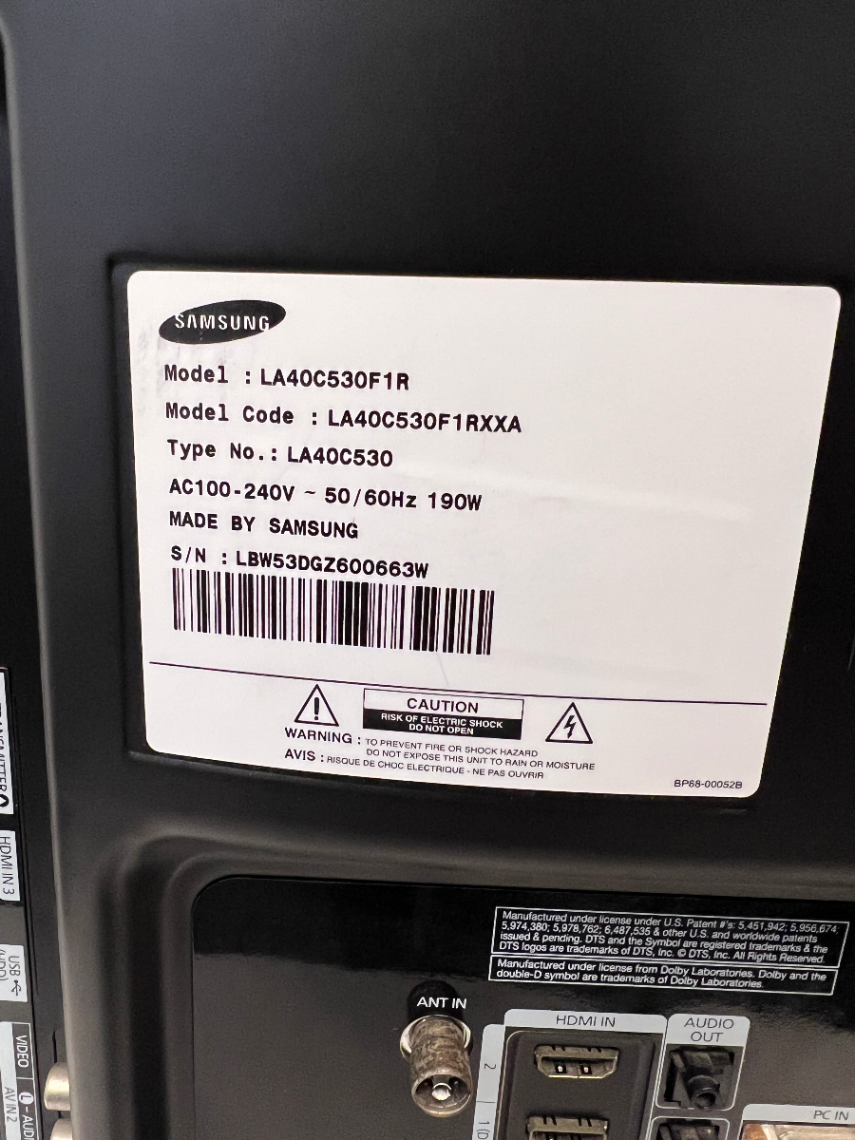 40-inch Samsung Full HD LCD TV with Remote — Good Working Order