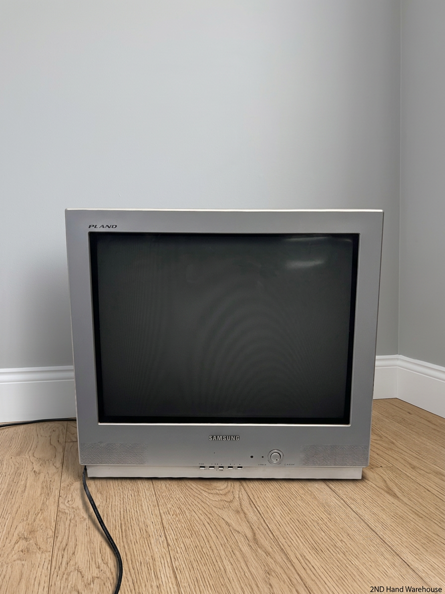 Samsung Plano Silver CRT Television — No Picture Displayed