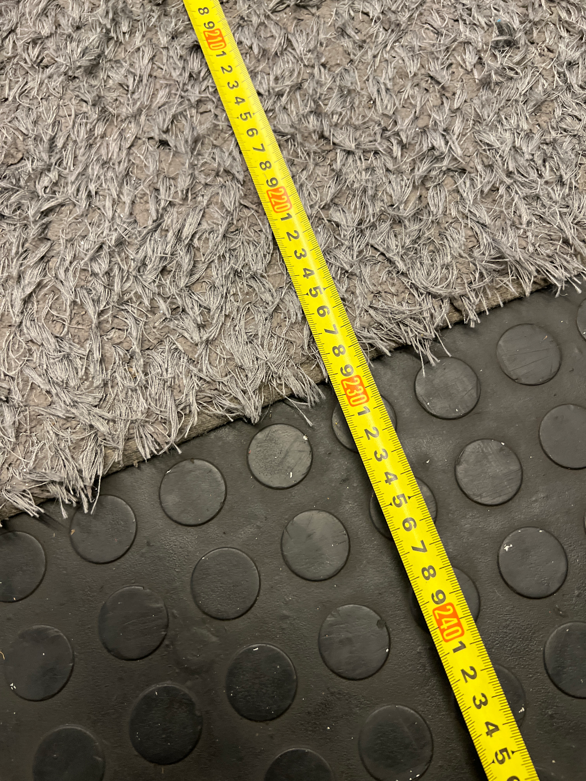 Charcoal Grey Shaggy Living Room Rug (230cm x 160cm) - 2ndhandwarehouse.com
