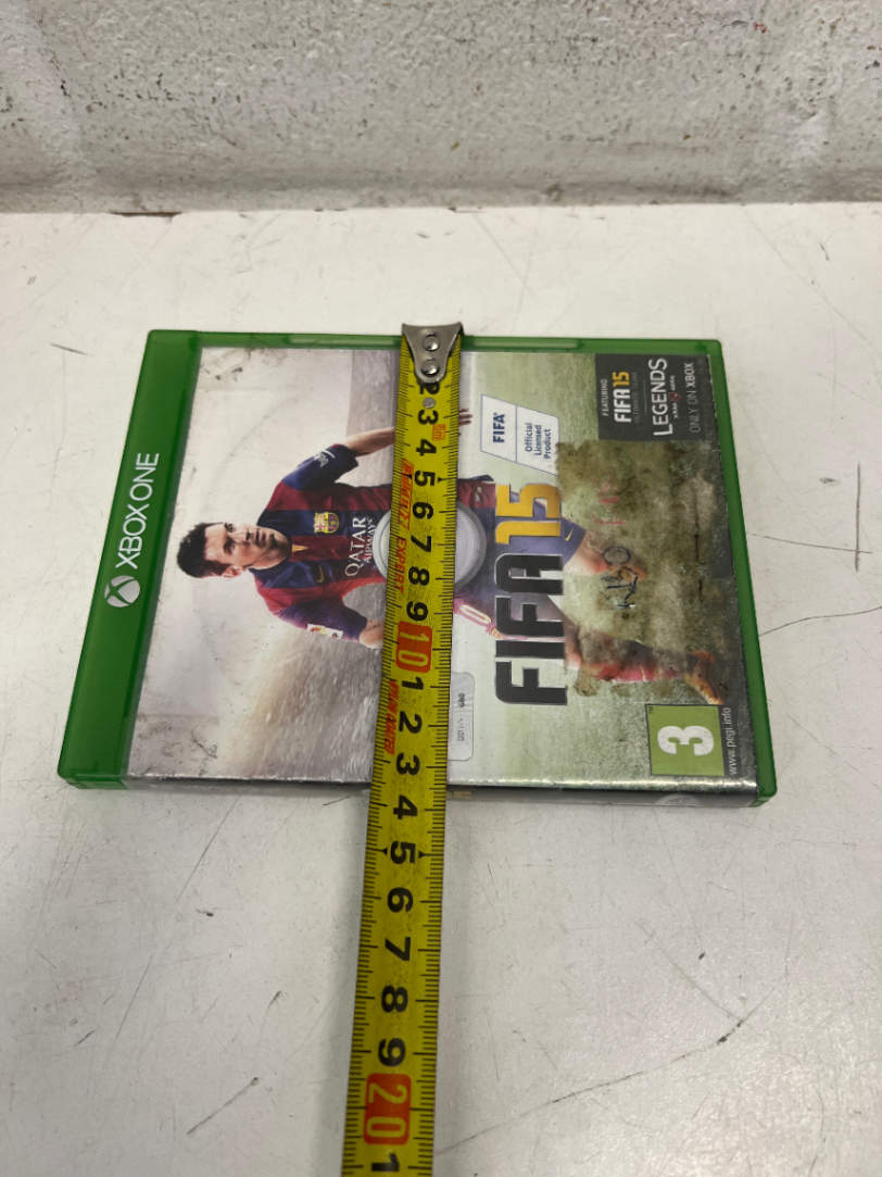 FIFA 15 (Xbox One) - Heavily Scuffed Case Cover - 2ndhandwarehouse.com
