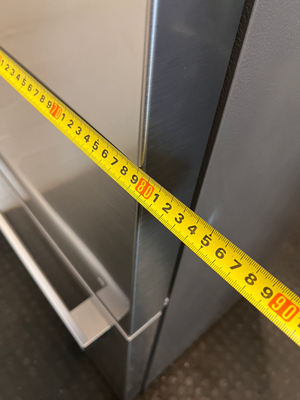 Sleek Silver Hisense Fridge with Water Dispenser - Bottom Freezer - 2ndhandwarehouse.com