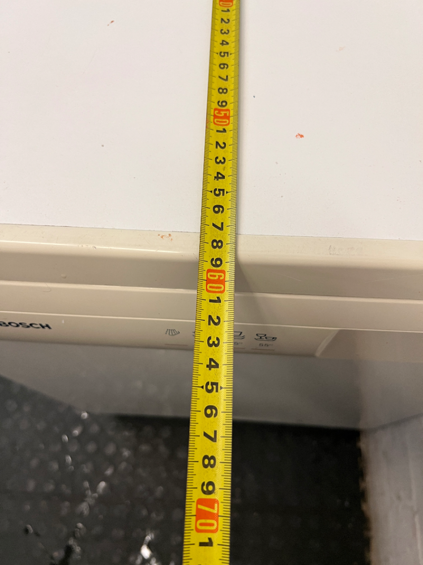 White Bosch Freestanding Dishwasher — Working Order with Damaged Rope - 2ndhandwarehouse.com