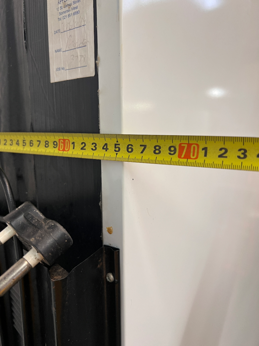 Fridge Master White Bottom Mount Fridge Freezer — Working Order with Scrapemarks in Freezer - 2ndhandwarehouse.com