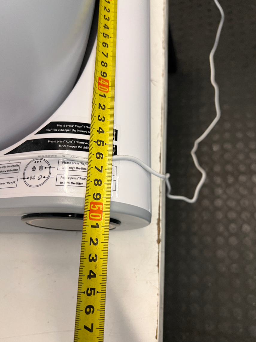 White Automatic Self-Cleaning Cat Litterbox — Good Working O - 2ndhandwarehouse.com