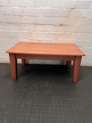 Classic Honey-Toned Wooden Coffee Table - 2ndhandwarehouse.com