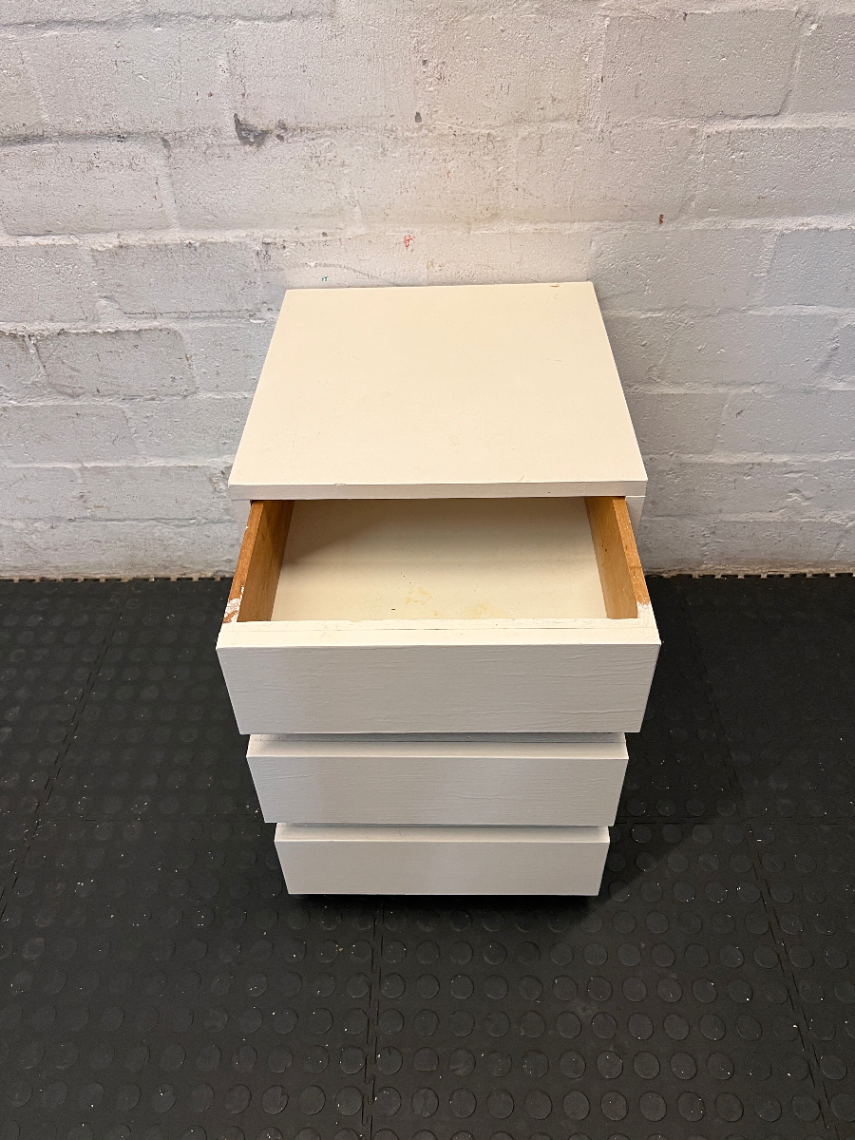 White 3-Drawer Side Table / Pedestal - 2ndhandwarehouse.com