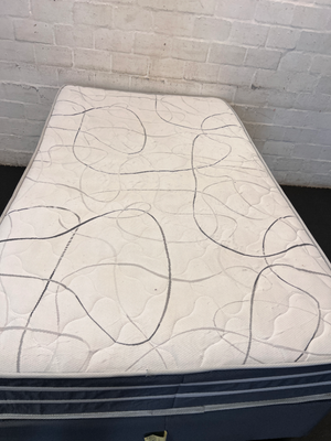 Sleepmasters Seattle MKII Three Quarter Bed Set - Small Tear on Side - 2ndhandwarehouse.com