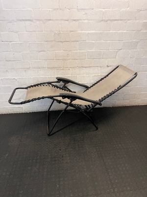Folding Bungee Recliner Outdoor Chair in Tan and Black - 2ndhandwarehouse.com