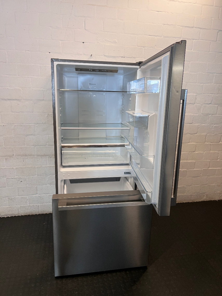 Sleek Silver Hisense Fridge with Water Dispenser - Bottom Freezer - 2ndhandwarehouse.com
