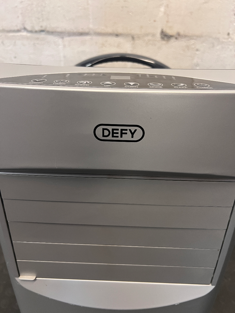 Silver Defy Portable Air Conditioner - Pipes and Plugs Included - 2ndhandwarehouse.com