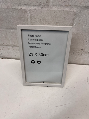 Light Wood Finish A4 Photo Frame (21 x 30cm) — Good Working Order - 2ndhandwarehouse.com
