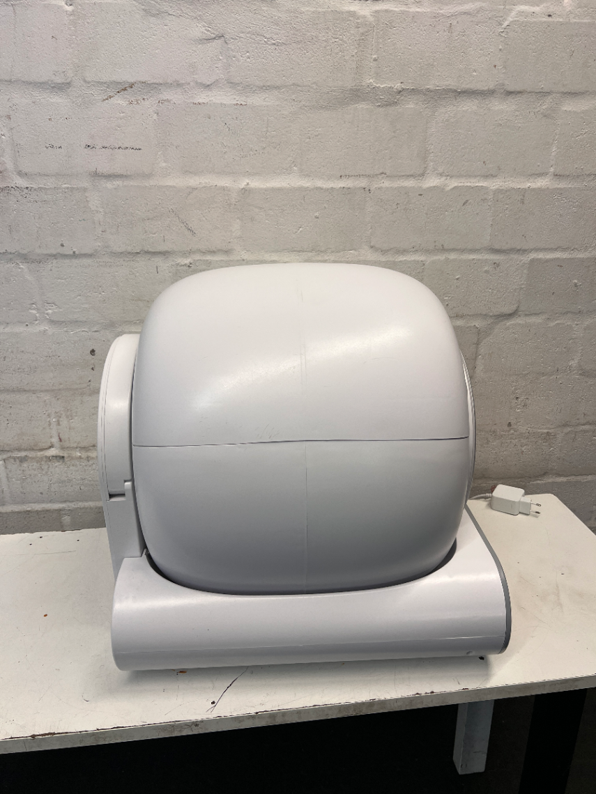 White Automatic Self-Cleaning Cat Litterbox — Good Working O - 2ndhandwarehouse.com