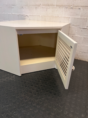 5 Piece White Bedroom Wardrobe and Dressing Unit — Well Used with Worn Paint F - 2ndhandwarehouse.com