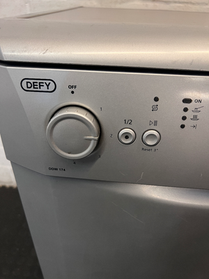 Silver Defy Freestanding Dishwasher — Working Order with Superficial Exterior D - 2ndhandwarehouse.com