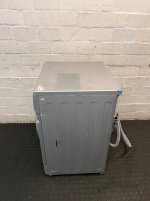 LG 7kg Front Loader Washing Machine in Grey — Good Working Order with Surface Scuffs - 2ndhandwarehouse.com