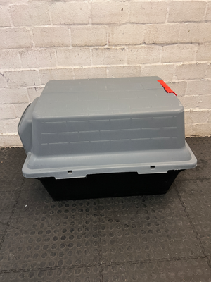 Two-Tone Plastic Dog Kennel with Textured Roof — Fair Used Condition