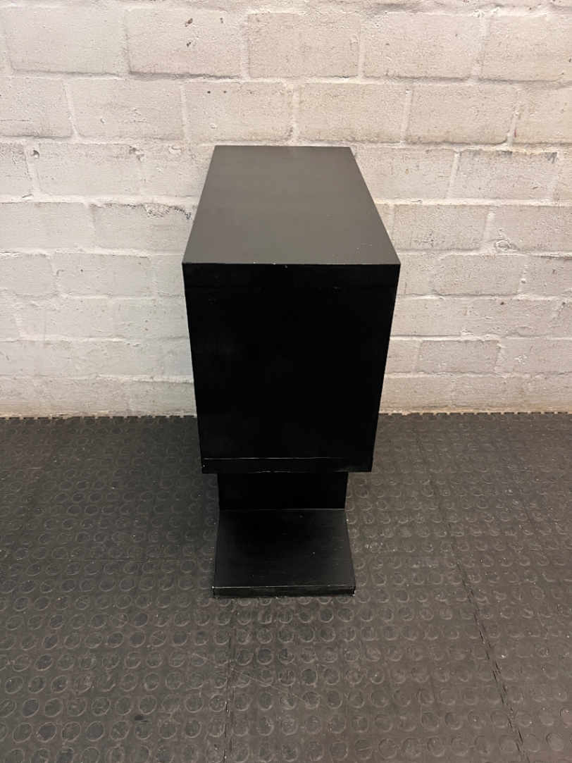 Geometric S-Shaped Shelving Unit in Black